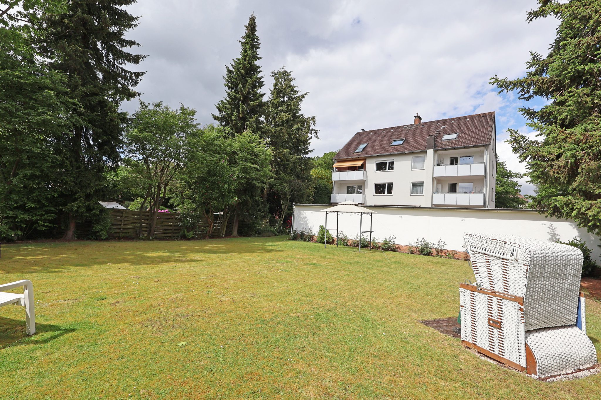 Immobilienangebot - Hannover - Alle - Nach WEG geteiltes Mehrfamilienhaus mit 7 Wohneinheiten in guter Lage von Hannover Ahlem