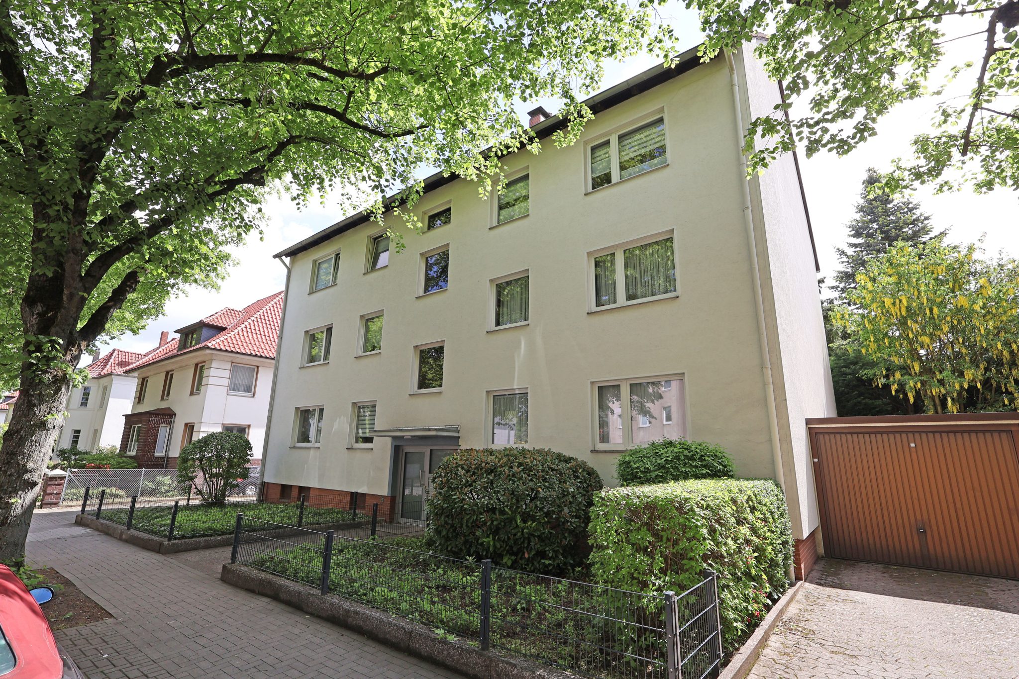 Immobilienangebot - Hannover - Alle - Nach WEG geteiltes Mehrfamilienhaus mit 7 Wohneinheiten in guter Lage von Hannover Ahlem