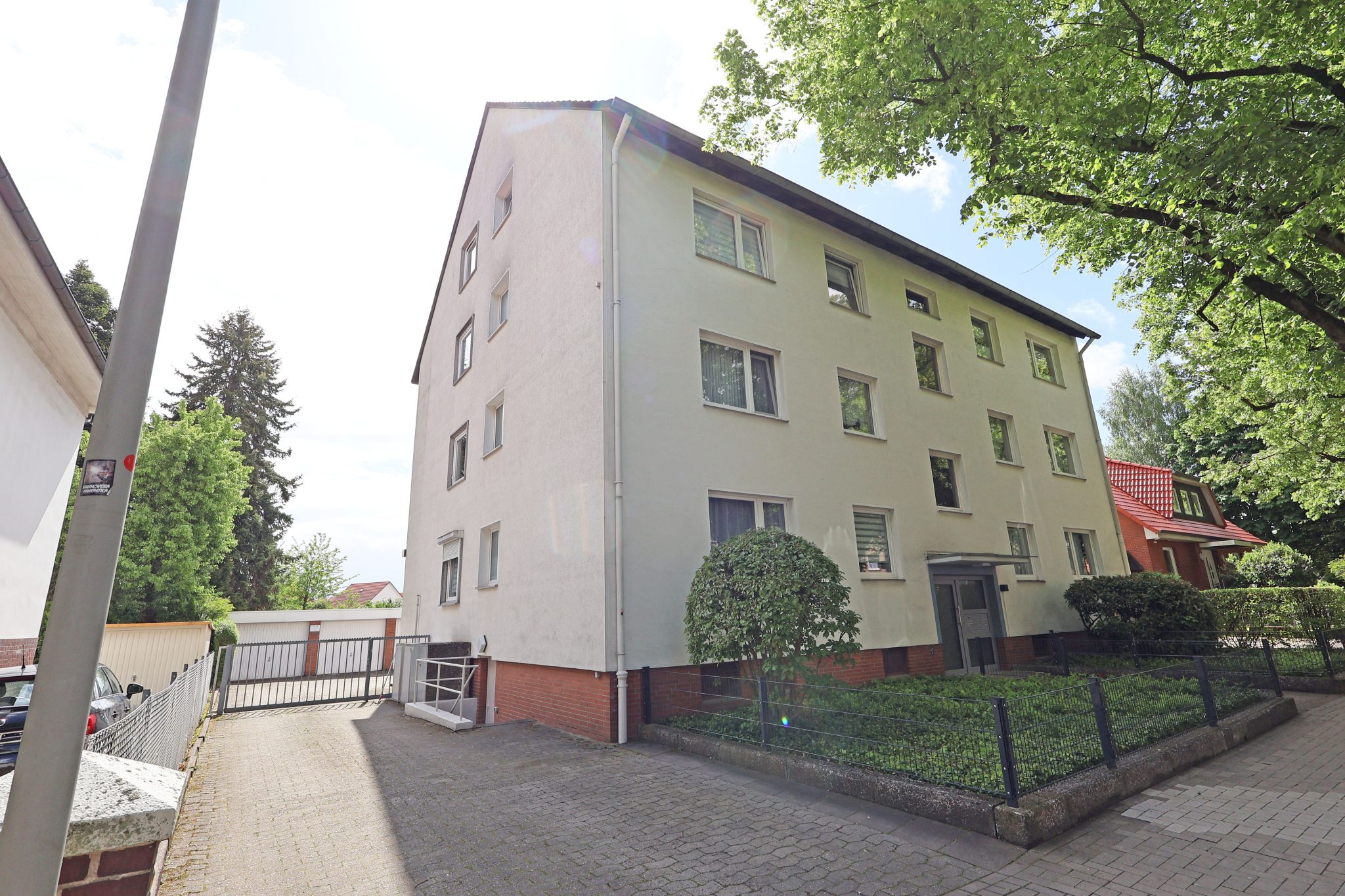 Immobilienangebot - Hannover - Alle - Nach WEG geteiltes Mehrfamilienhaus mit 7 Wohneinheiten in guter Lage von Hannover Ahlem