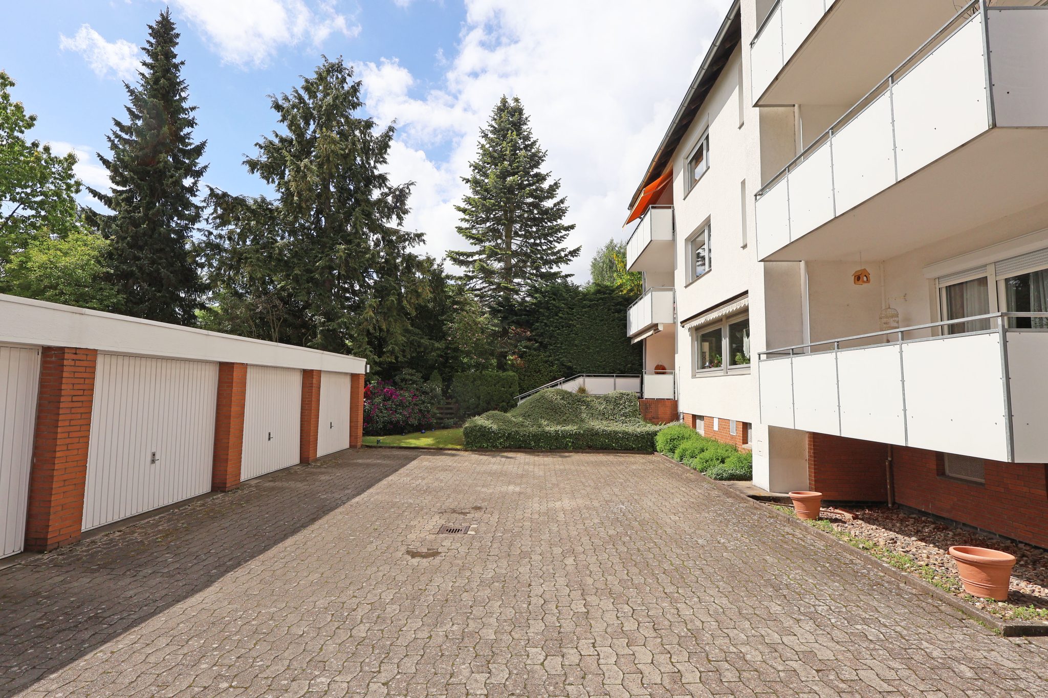 Immobilienangebot - Hannover - Alle - Nach WEG geteiltes Mehrfamilienhaus mit 7 Wohneinheiten in guter Lage von Hannover Ahlem