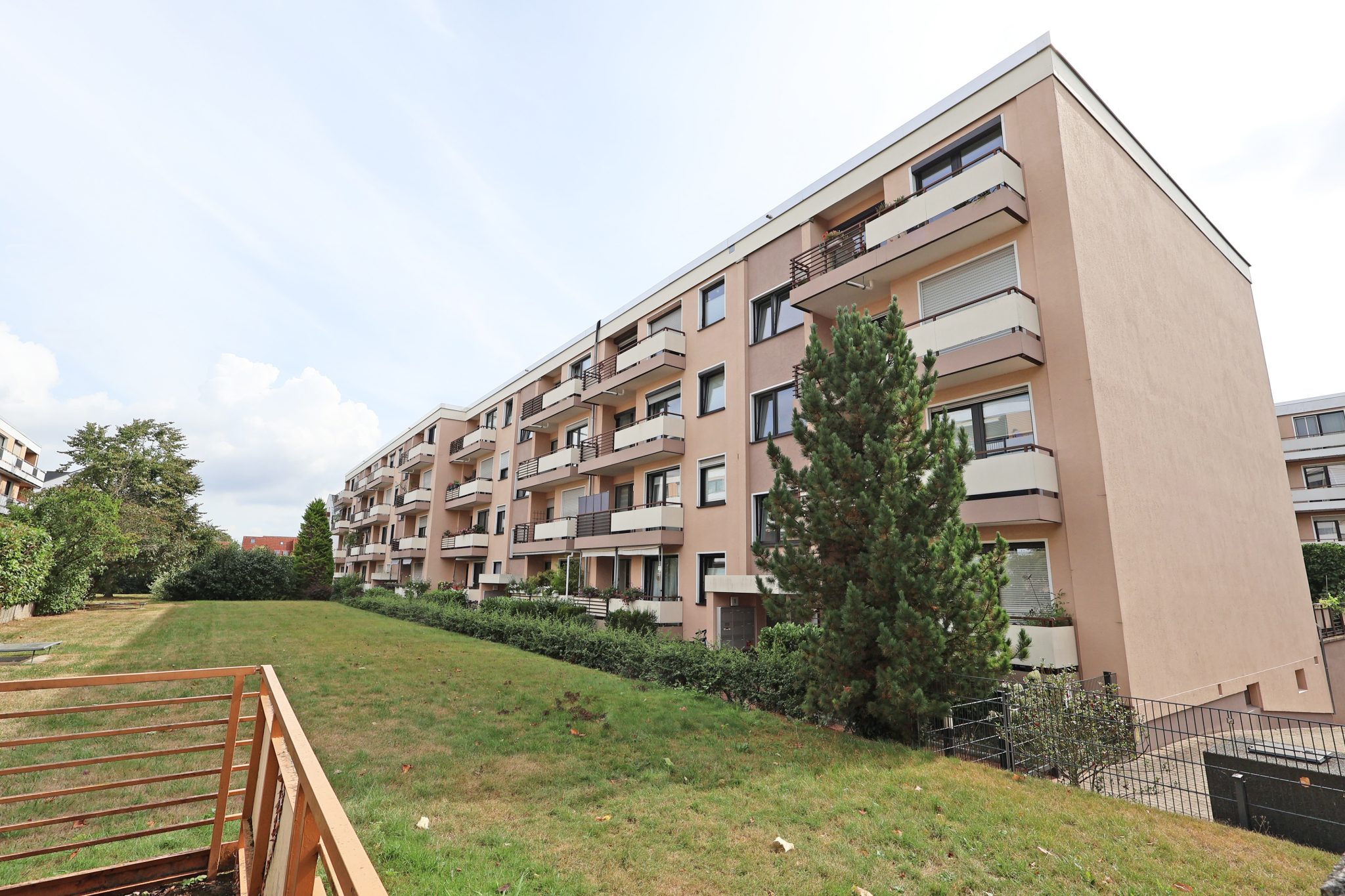 Immobilienangebot - Wunstorf - Alle - Ein Wohntraum mit zwei Balkonen und Tiefgaragenstellplatz in Wunstorf