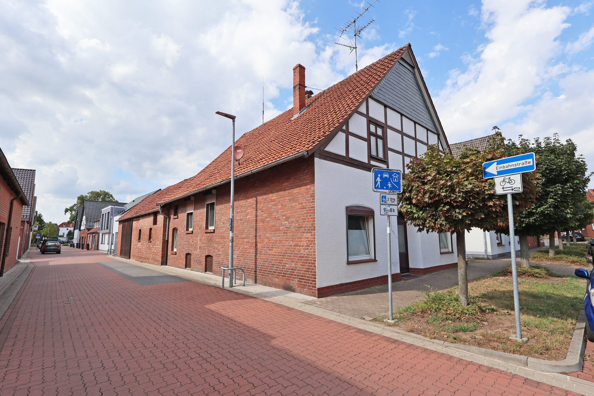 Immobilienangebot - Wunstorf - Alle - Fachwerkhaus mit vielen Nutzungsmöglichkeiten in  TOP-Lage von Steinhude