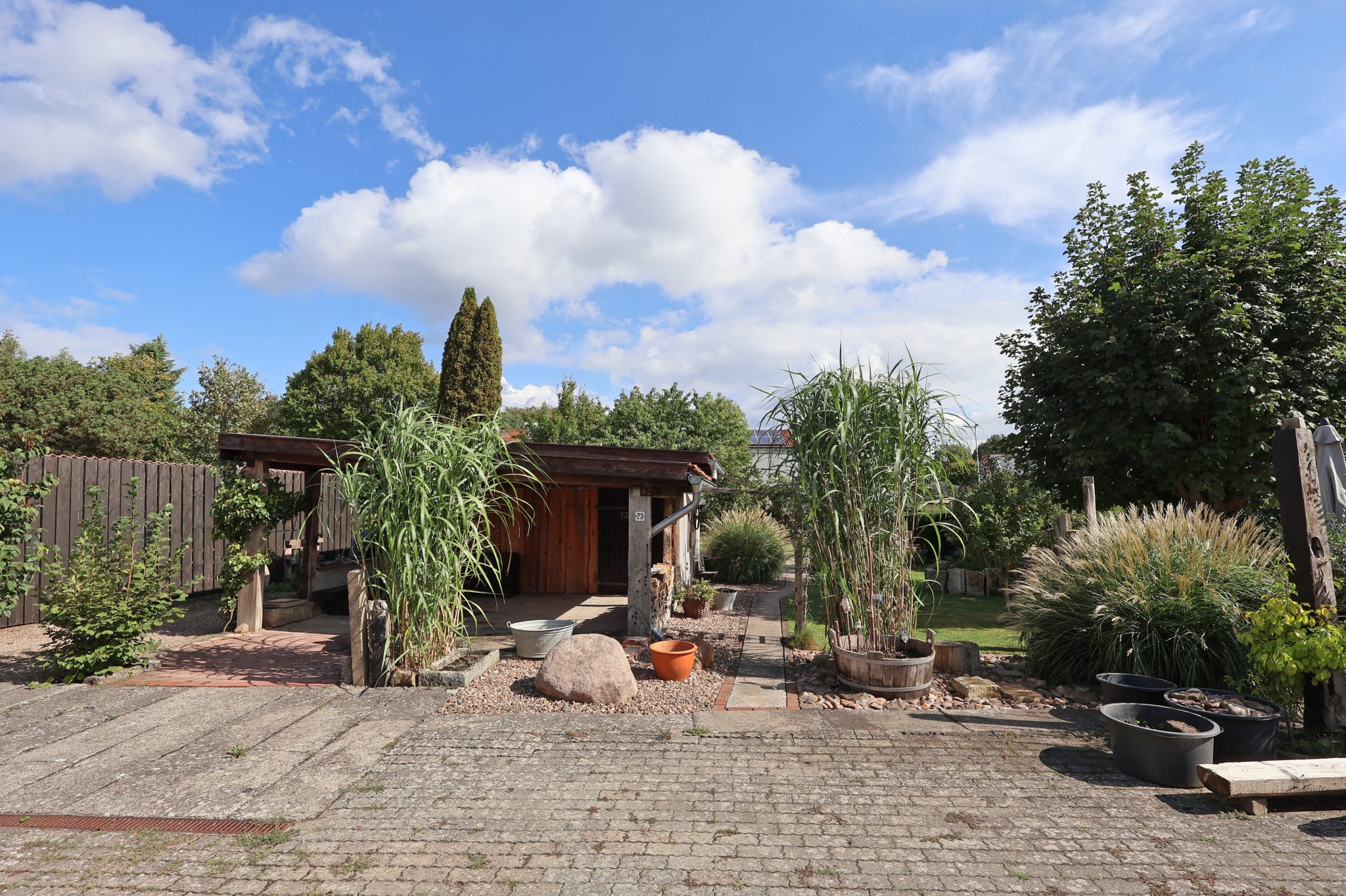 Immobilienangebot - Hagenburg - Alle - Viel Raum. Viel Grün. Viel Lebensqualität. Großzügige Eigentumswohnung mit eigenem Garten