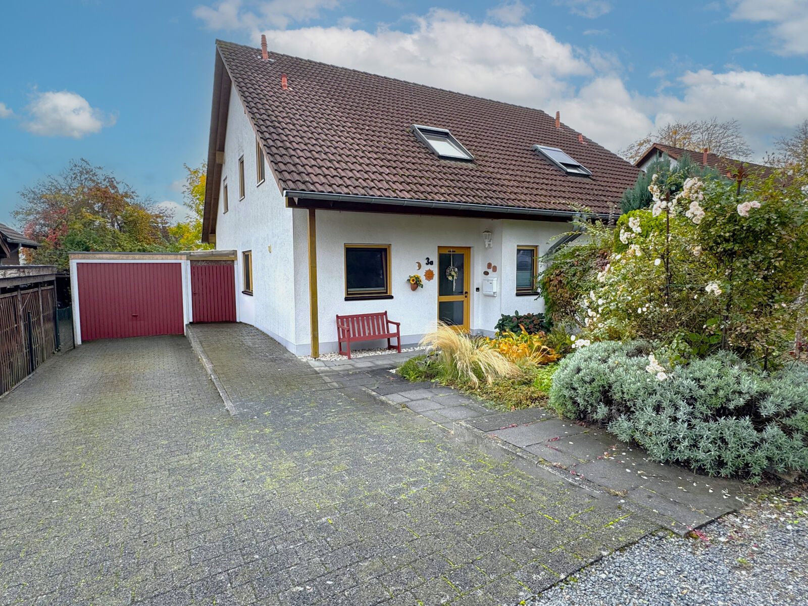 Immobilienangebot - Neunkirchen-Seelscheid - Haus - Wohnen mit Charme- 
gepflegte Doppelhaushälfte mit traumhaftem Garten