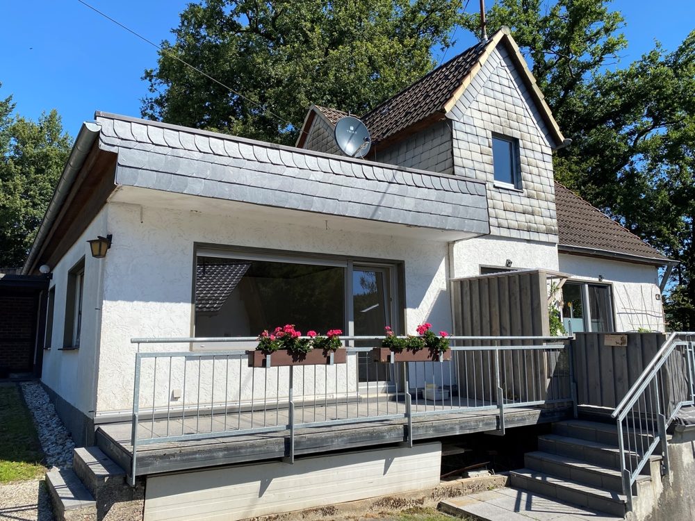 Immobilienangebot - Much - Wohnung - Geräumige 2-Zimmerwohnung mit Einbauküche, Balkon und PKW-Stellplatz im Ortsteil Alefeld!
