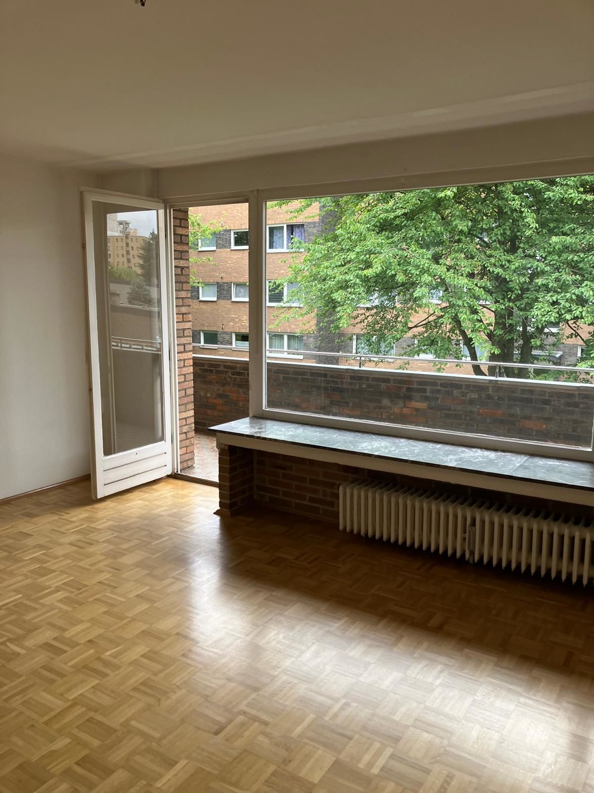 000KurzWohnzimmer Immobilienangebot - Troisdorf - Wohnung - Schöne gemütliche 2-Zimmerwohnung mit Balkon in Troisdorf!