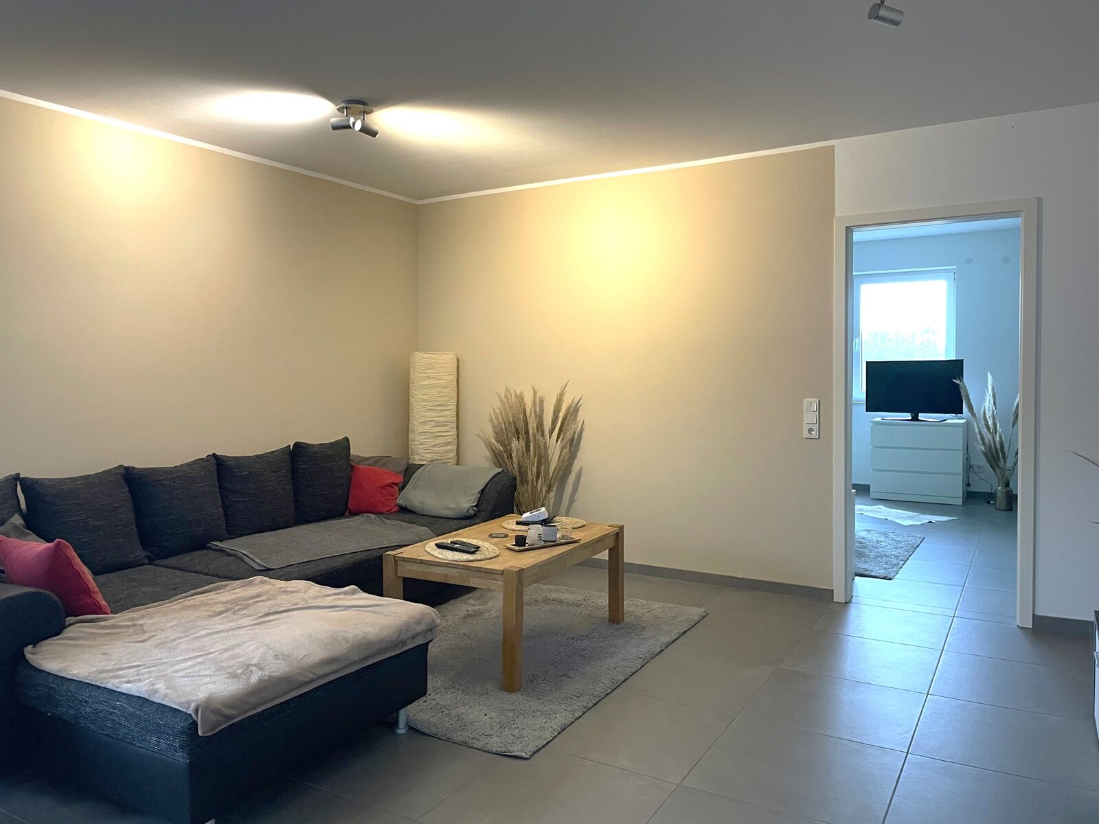 000KurzWohn- und Essbereich Immobilienangebot - Much - Wohnung - Moderne, hochwertige 2-Zimmerwohnung in Much-Bövingen!