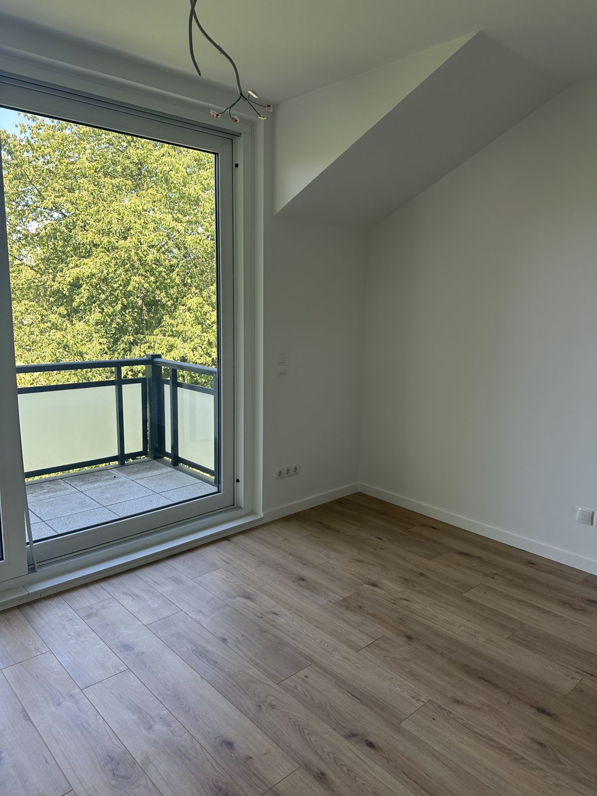 Immobilienangebot - Bonn - Wohnung - Moderne, schöne 2-Zimmerwohnung mit Balkon in Bonn-Beuel!