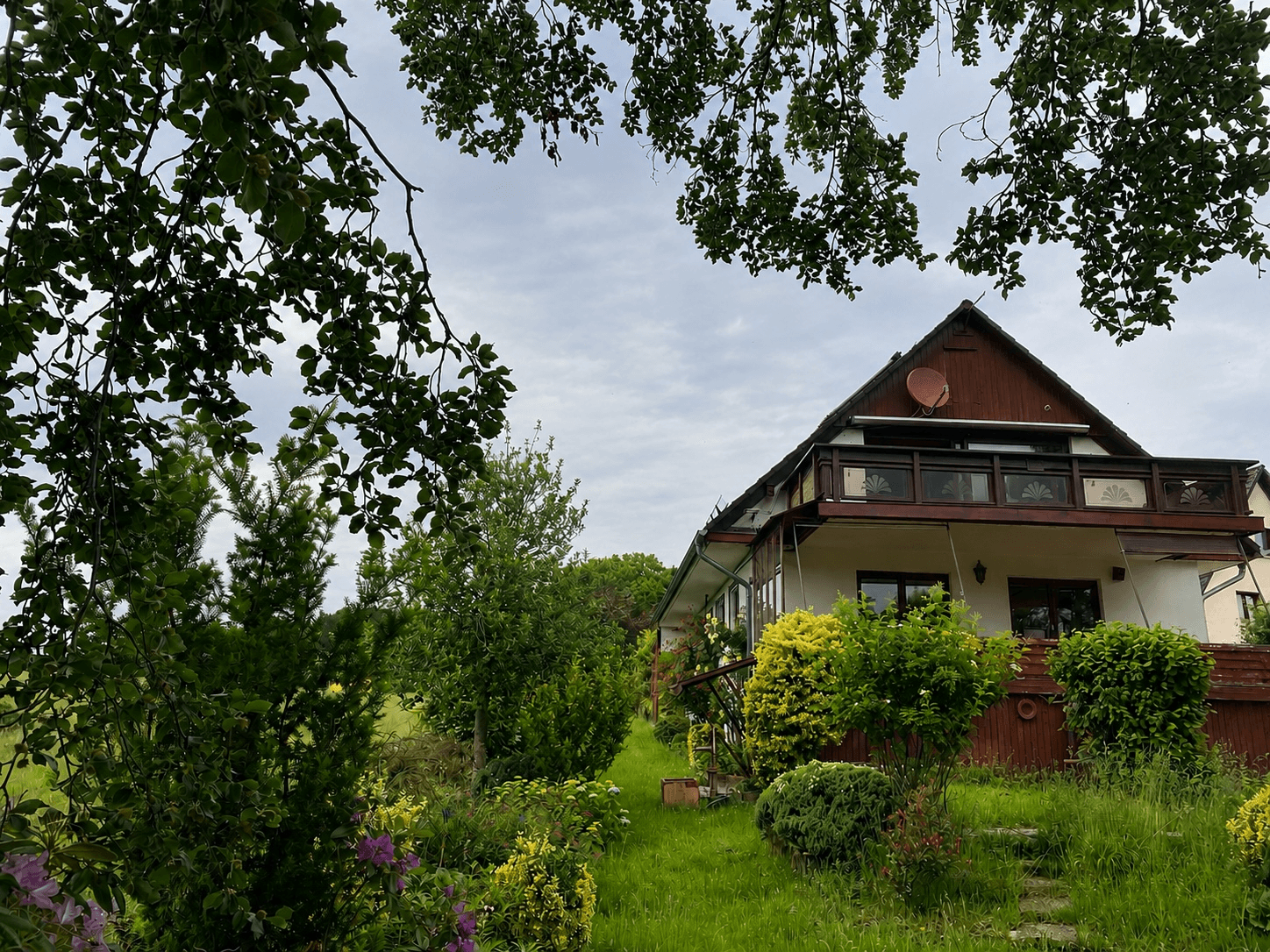 Immobilienangebot - Much - Haus - Freistehendes Einfamilienhaus mit wunderschönem Garten und zwei Kaminen