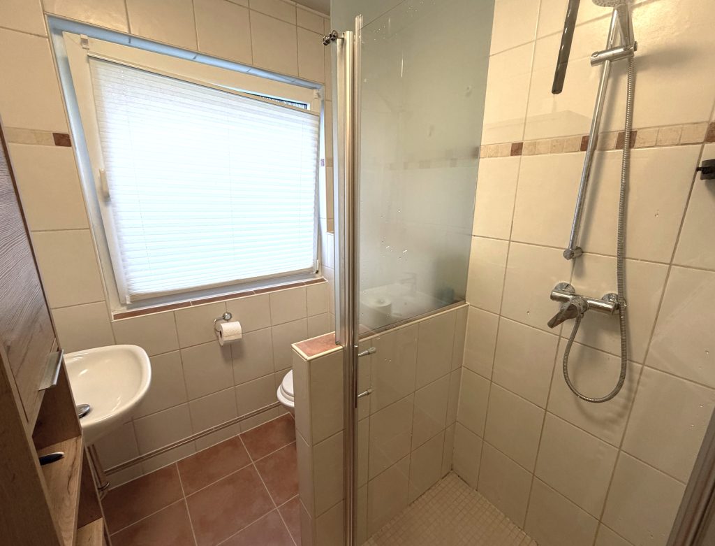 Immobilienangebot - Neunkirchen-Seelscheid - Wohnung - Attraktive Eigentumswohnung im Zentrum von Seelscheid mit Balkon, Garage und Stellplatz!