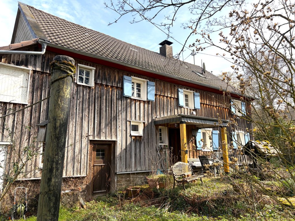 Immobilienangebot - Much - Haus - Historische Fachwerkhaushälfte mit Ausbaupotenzial auf großem Eckgrundstück!