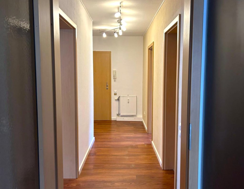 Immobilienangebot - Neunkirchen-Seelscheid - Wohnung - Attraktive Eigentumswohnung im Zentrum von Seelscheid mit Balkon, Garage und Stellplatz!