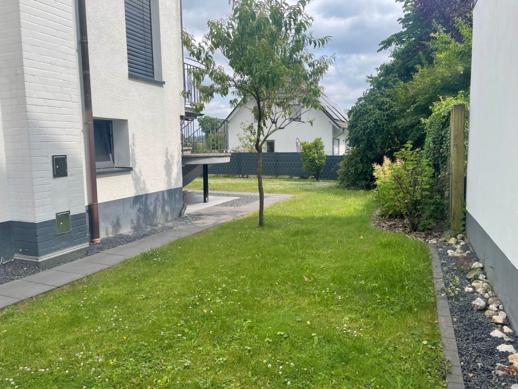 Immobilienangebot - Much - Wohnung - Wunderschöne sanierte Wohnung mit großem Balkon, Garten und Einliegerbereich im Herzen von Much!