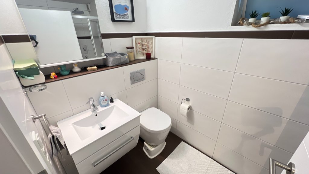 Immobilienangebot - Much - Haus - Doppelhaushälfte im Zentrum von Much – mit moderner Technik und liebevoll gestaltetem Außenbereich