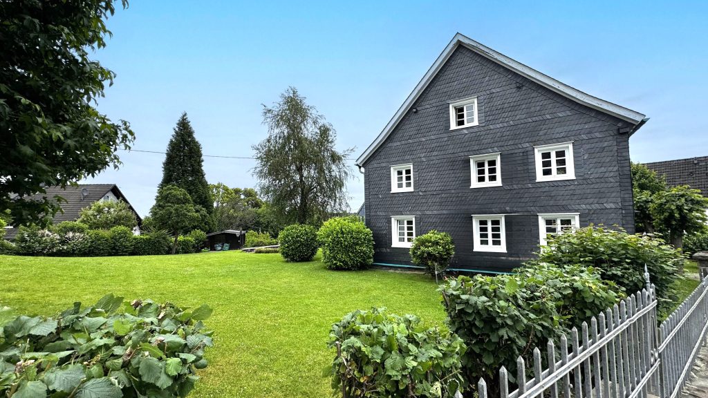 Immobilienangebot - Wiehl - Haus - Fachwerkhaus mit Ausbaureserve auf ca. 1.231 m² Grundstück in Wiehl-Drabenderhöhe