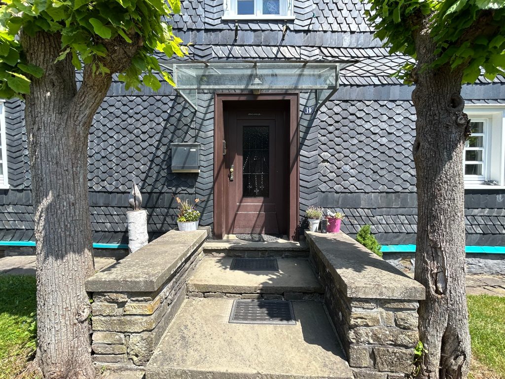 Immobilienangebot - Wiehl - Haus - Fachwerkhaus mit Ausbaureserve auf ca. 1.231 m² Grundstück in Wiehl-Drabenderhöhe