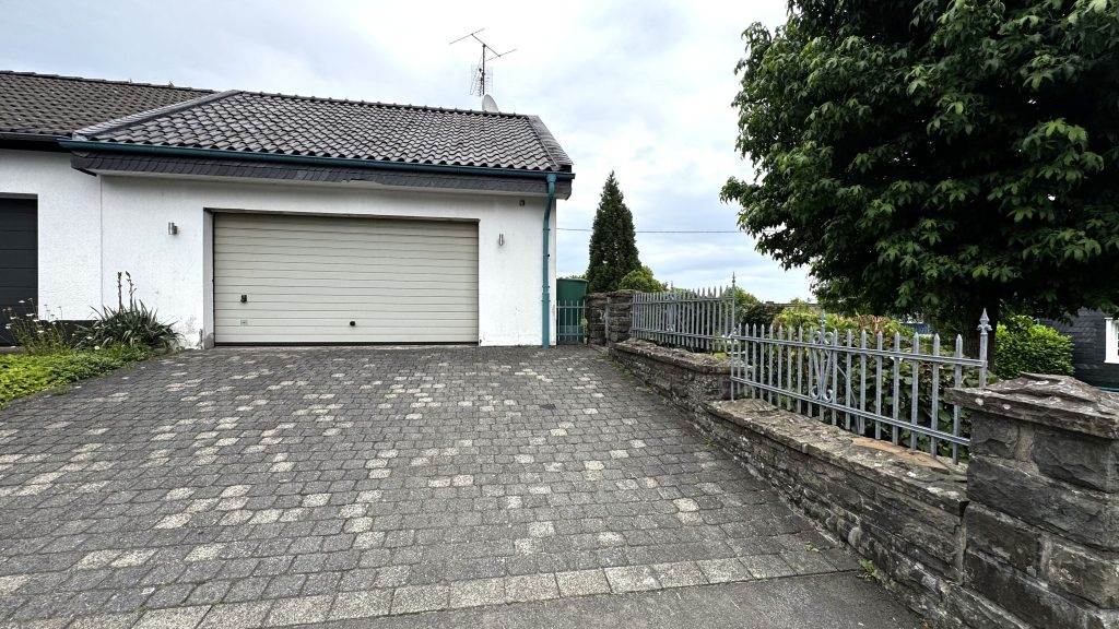 Immobilienangebot - Wiehl - Haus - Fachwerkhaus mit Ausbaureserve auf ca. 1.231 m² Grundstück in Wiehl-Drabenderhöhe