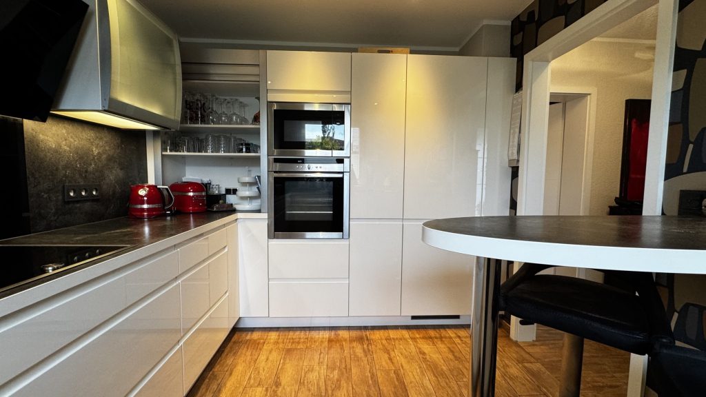 Immobilienangebot - Much - Haus - Doppelhaushälfte im Zentrum von Much – mit moderner Technik und liebevoll gestaltetem Außenbereich
