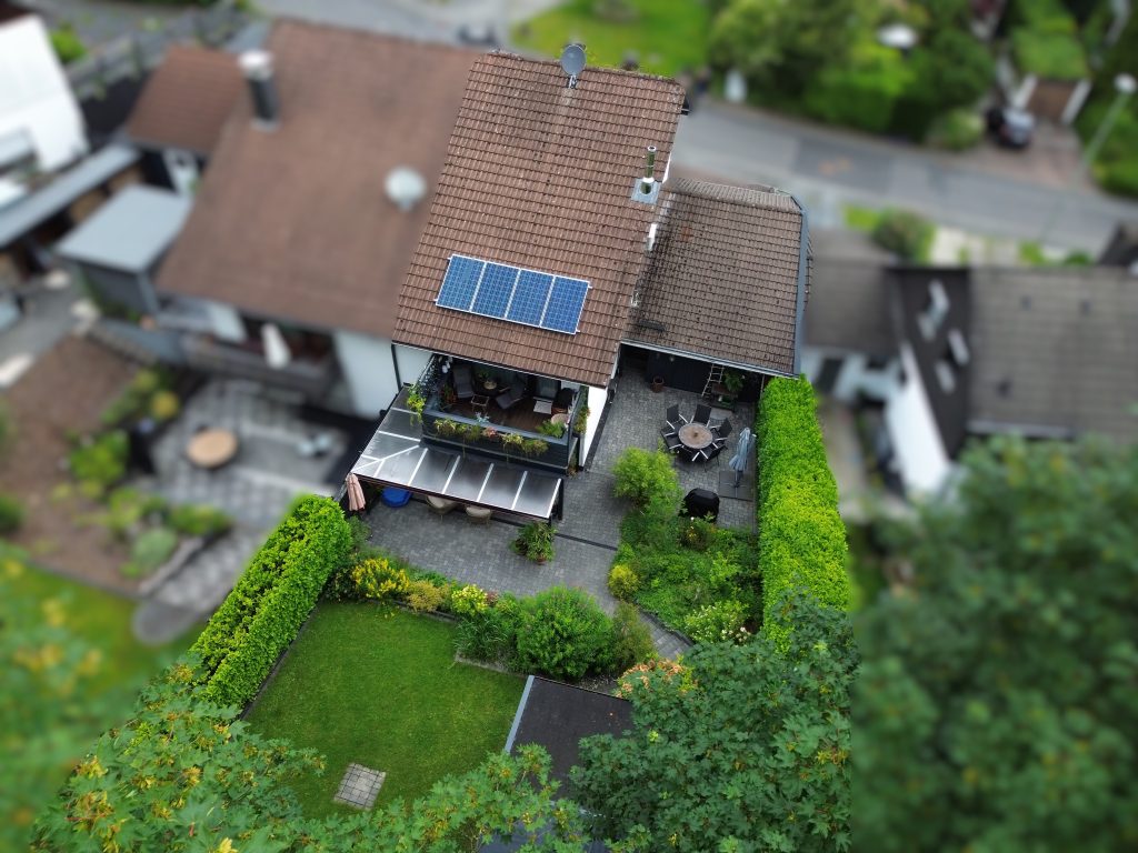 Immobilienangebot - Much - Haus - Doppelhaushälfte im Zentrum von Much – mit moderner Technik und liebevoll gestaltetem Außenbereich