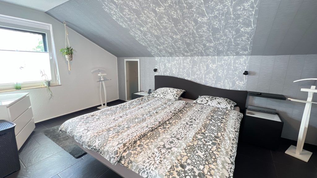 Immobilienangebot - Much - Haus - Doppelhaushälfte im Zentrum von Much – mit moderner Technik und liebevoll gestaltetem Außenbereich