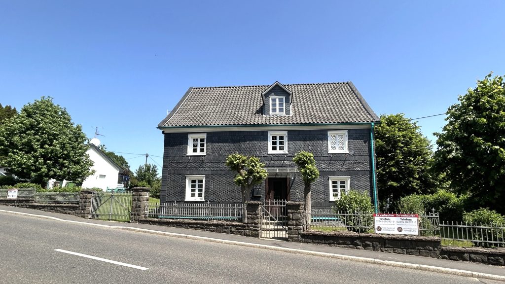 Immobilienangebot - Wiehl - Haus - Fachwerkhaus mit Ausbaureserve auf ca. 1.231 m² Grundstück in Wiehl-Drabenderhöhe