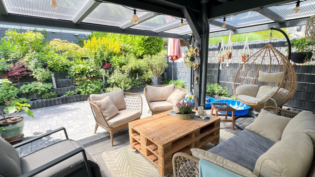 Immobilienangebot - Much - Haus - Doppelhaushälfte im Zentrum von Much – mit moderner Technik und liebevoll gestaltetem Außenbereich
