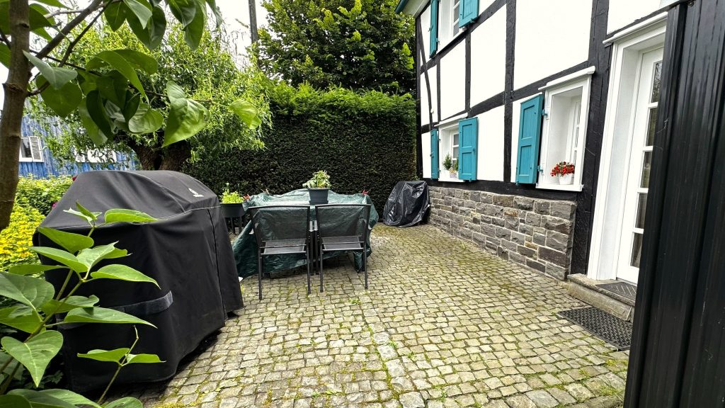 Immobilienangebot - Wiehl - Haus - Fachwerkhaus mit Ausbaureserve auf ca. 1.231 m² Grundstück in Wiehl-Drabenderhöhe