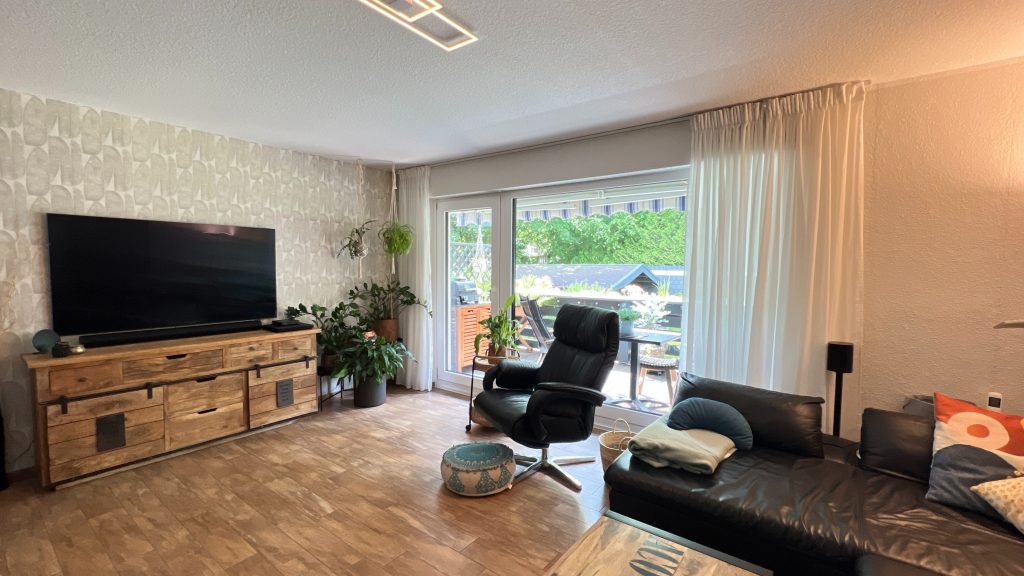 Immobilienangebot - Much - Haus - Doppelhaushälfte im Zentrum von Much – mit moderner Technik und liebevoll gestaltetem Außenbereich