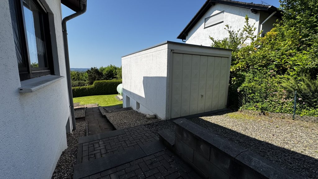 Immobilienangebot - Much - Haus - Fernblick inklusive – gepflegtes Einfamilienhaus mit Garten und zusätzlichem Grundstück
