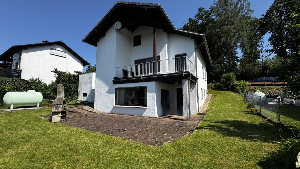 Immobilienangebot - Much - Haus - Fernblick inklusive – gepflegtes Einfamilienhaus mit Garten und zusätzlichem Grundstück
