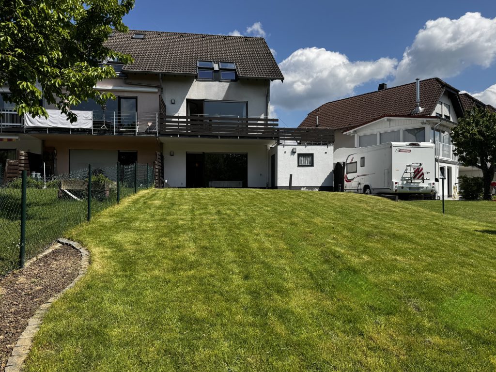 Immobilienangebot - Overath - Haus - Gepflegtes Reihenendhaus in ruhiger Wohnlage mit Garten & Fernblick ins Naturschutzgebiet