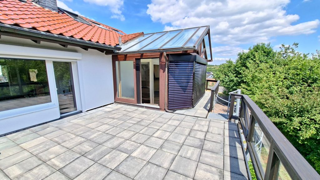 Immobilienangebot - Much - Haus - Naturnahes Wohnen – Einfamilienhaus mit Kamin, Wintergarten und traumhaftem Garten