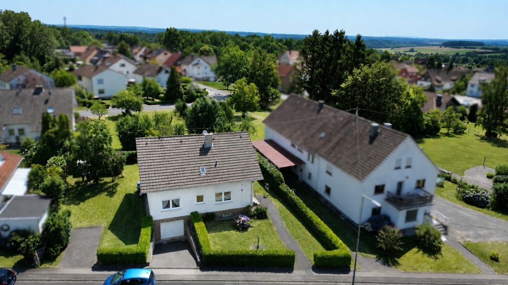 Immobilienangebot - Weyerbusch - Haus - Zuhause im Westerwald – großzügiges Einfamilienhaus mit Garten und Garage