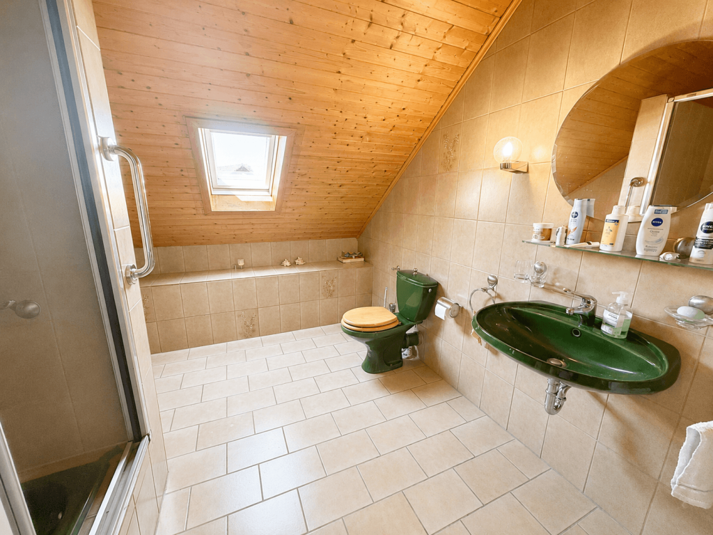 Immobilienangebot - Weyerbusch - Haus - Zuhause im Westerwald – großzügiges Einfamilienhaus mit Garten und Garage