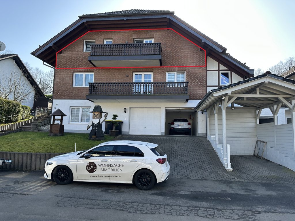 Immobilienangebot - Much - Wohnung - Wohnen mit Weitblick – großzügige Dachgeschosswohnung mit Kamin, Balkon & moderner Wohnküche