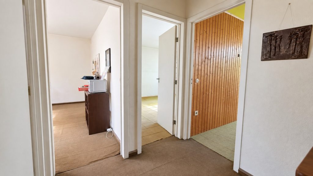 Immobilienangebot - Neunkirchen-Seelscheid - Haus - Aus Alt mach Neu - Doppelhaushälfte mit viel Gestaltungspotenzial für Handwerker