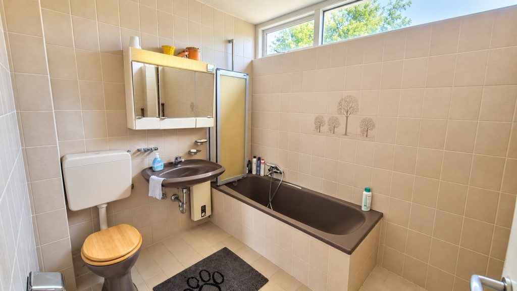 Immobilienangebot - Neunkirchen-Seelscheid - Haus - Aus Alt mach Neu - Doppelhaushälfte mit viel Gestaltungspotenzial für Handwerker
