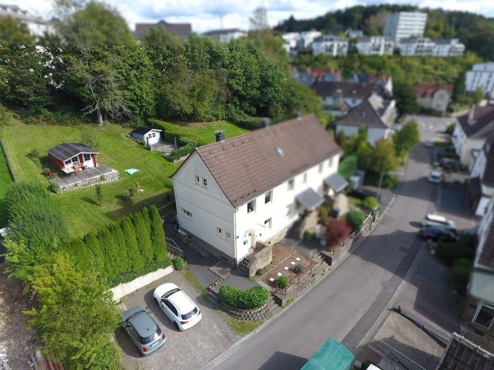 Immobilienangebot - Gummersbach - Haus - Modernisiertes Reihenendhaus mit großem Grundstück & viel Platz für die Familie