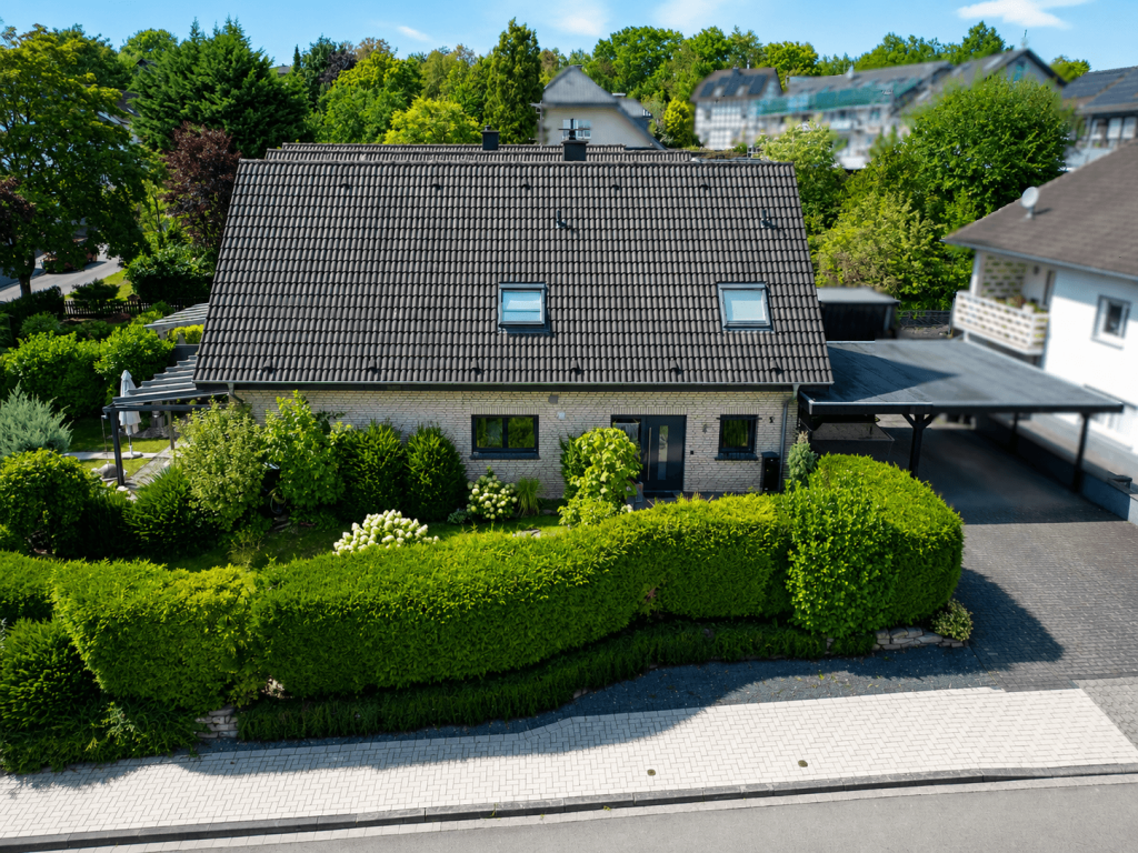 Immobilienangebot - Much - Haus - Modern, gepflegt und voller Wohnqualität – Ihr neues Zuhause im Zentrum von Much