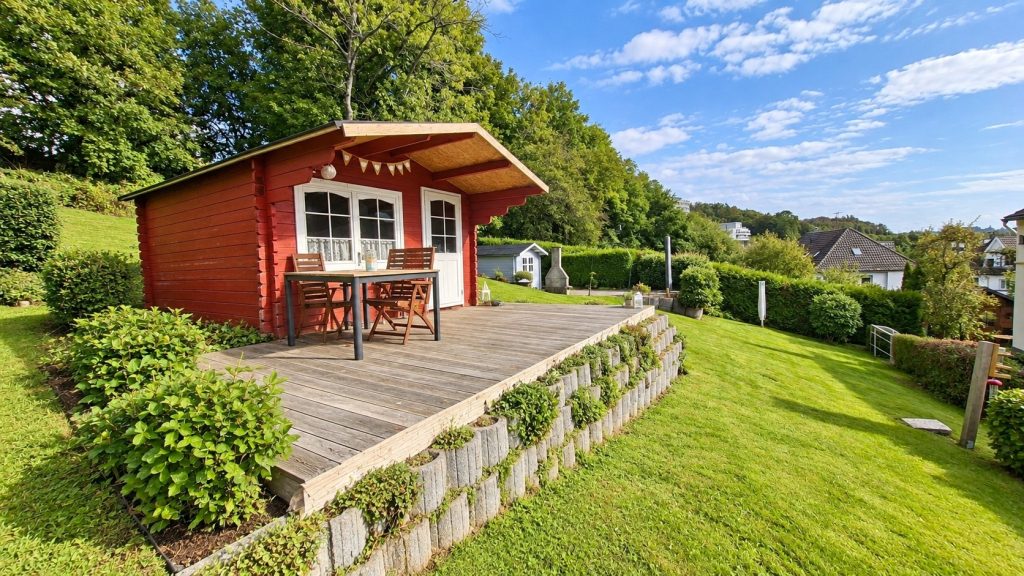 Immobilienangebot - Gummersbach - Haus - Modernisiertes Reihenendhaus mit großem Grundstück & viel Platz für die Familie