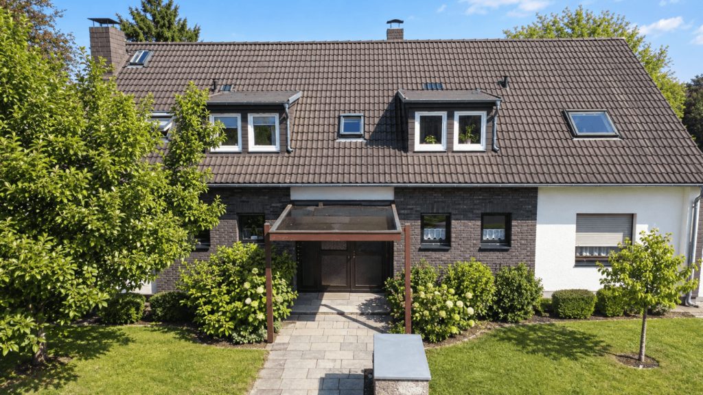 Immobilienangebot - Overath - Gewerbe - Attraktive Kapitalanlage in Overath-Linde! 5-Parteien-Haus mit stabilem Mietertrag