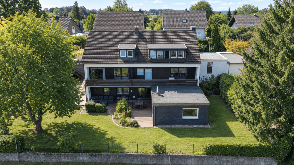 Immobilienangebot - Overath - Gewerbe - Attraktive Kapitalanlage in Overath-Linde! 5-Parteien-Haus mit stabilem Mietertrag