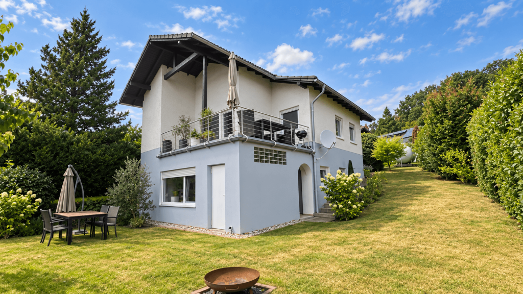Immobilienangebot - Much - Haus - Freistehendes Einfamilienhaus mit Kamin, sonniger Terrasse & viel Platz für Ihre Wohnideen!