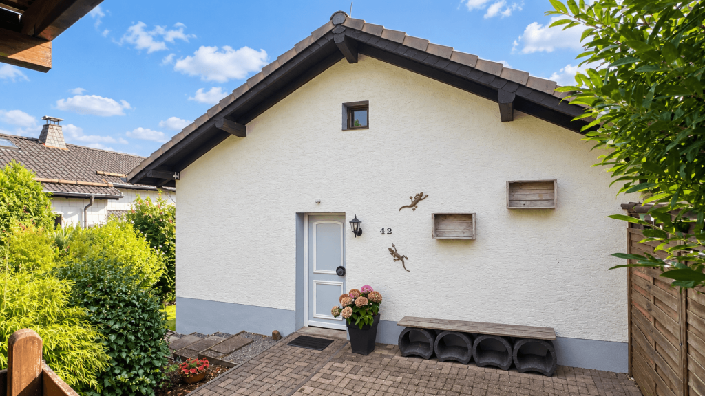 Immobilienangebot - Much - Haus - Freistehendes Einfamilienhaus mit Kamin, sonniger Terrasse & viel Platz für Ihre Wohnideen!