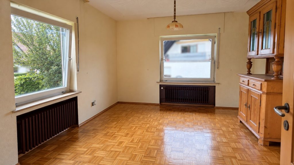 Immobilienangebot - Neunkirchen-Seelscheid - Haus - Ruhige, idyllische Lage am Ortsrand – freistehender Bungalow auf großem Grundstück