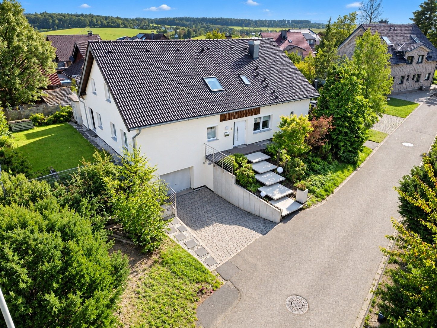 Immobilienangebot - Ruppichteroth - Haus - Modernisiertes Zweifamilienhaus mit Whirlpool, Sauna, PV-Anlage & vielseitigen Wohnmöglichkeiten