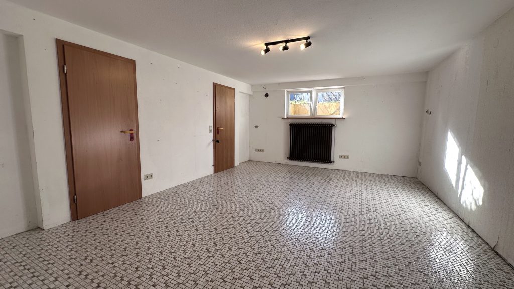 Immobilienangebot - Neunkirchen-Seelscheid - Haus - Ruhige, idyllische Lage am Ortsrand – freistehender Bungalow auf großem Grundstück