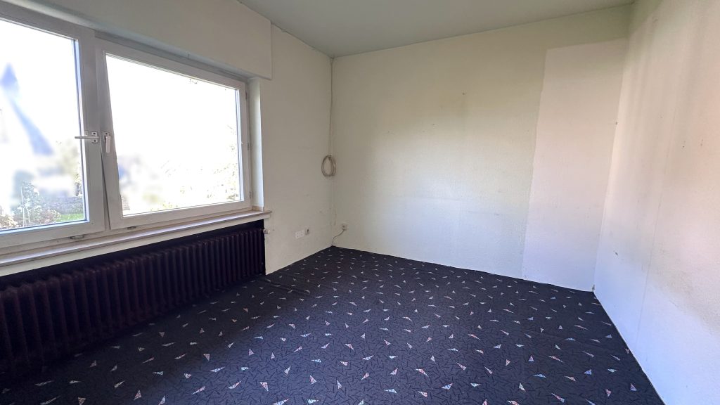 Immobilienangebot - Neunkirchen-Seelscheid - Haus - Ruhige, idyllische Lage am Ortsrand – freistehender Bungalow auf großem Grundstück