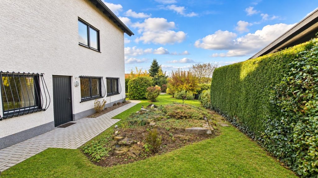 Immobilienangebot - Much - Haus - Viel Platz für die ganze Familie – großzügiges Einfamilienhaus mit Einliegerwohnung & Sauna
