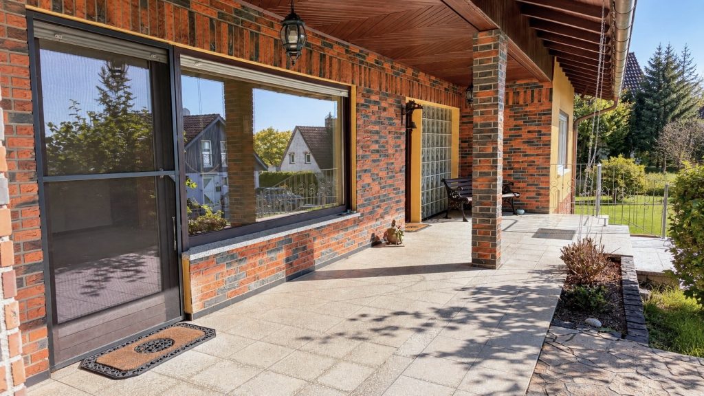 Immobilienangebot - Neunkirchen-Seelscheid - Haus - Ruhige, idyllische Lage am Ortsrand – freistehender Bungalow auf großem Grundstück